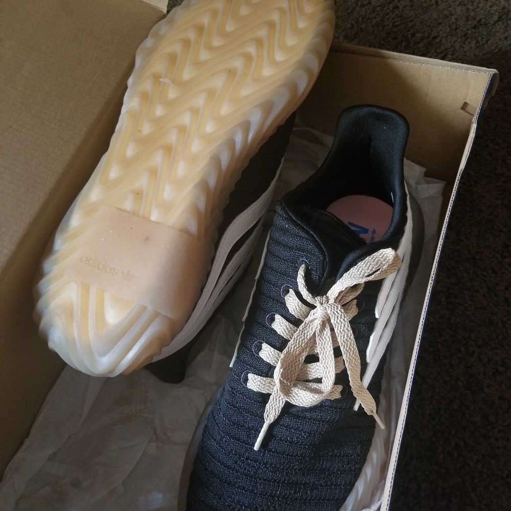 Adidas Sobakov 7.5 like new